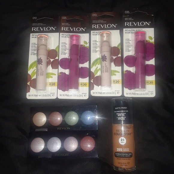 Makeup - Picture 2 of 2